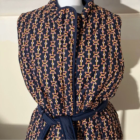 Lilly Pulitzer Hana Reversible Quilted Vest in Navy Horsebit pattern size Medium - Picture 7 of 11